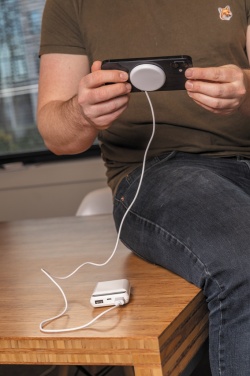 Logotrade Werbegeschenke das Foto: 5W magnetischer Wireless Charger