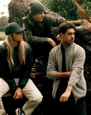 Logotrade Firmengeschenke das Foto: Iqoniq Logan Lightweight Jacke aus recyceltem Polyester