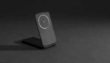 Logo trade promotional giveaways picture of: Swiss Peak RCS rPU 15W  3-in-1 magnetic wireless charger