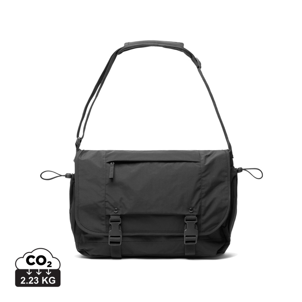 Logotrade business gift image of: KENTO URBAN RCS recycled nylon 15.6 inch Messenger