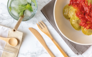 Logotrade reklaamkingitused pilt: Korduvkasutatavate bambusest reisisöögiriistade komplekt