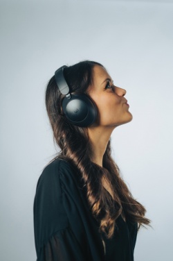 Logo trade reklaamkingitused foto: Urban Vitamin Cupertino RCS rplast ANC kõrvaklapid