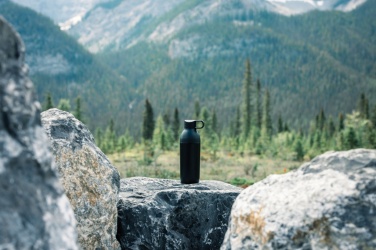 Logotrade firmakingi foto: Flow RCS taaskasutatud roostevabast terasest vaakumpudel