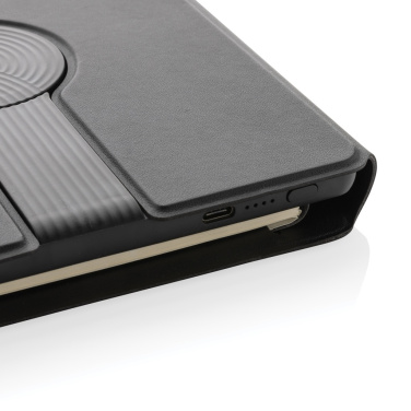 Logo trade reklaamkingitused foto: Swiss Peak RCS rePU sülearvuti kaks-ühes juhtmevaba laadijaga