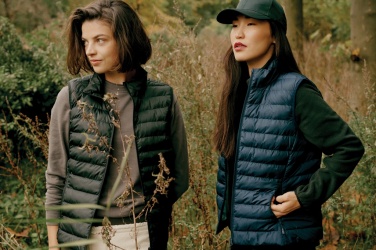 Logo trade firmakingitused foto: Iqoniq Meru naiste taaskasutatud polüestrist vest