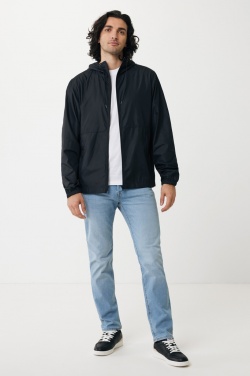 Logotrade ärikingitused pilt: Iqoniq Logani taaskasutatud polüestrist tuulejope