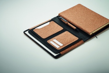 Logotrade reklaamkingi foto: A5 märkmik-mapp korgist