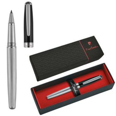 Logotrade firmakingi foto: Rull CHRISTOPHE Pierre Cardin