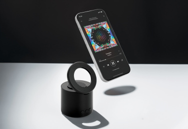 Logo trade firmakingi pilt: Magpulse RCS taaskasutatud plastist 3W kõlar magnetilise hoidikuga