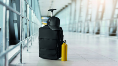 Logo trade meene pilt: FLYHIGH salongisuuruses käsipagasi seljakott