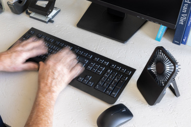 Logo trade ärikingid foto: Aervina RCS taaskasutatud plastist laetav lauaventilaator