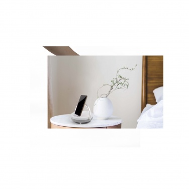 Logo trade mainostuote kuva: Prixton 10 W:n 4-in-1-Bluetooth®-kaiutin LED-valolla ja langattomalla latausalustalla