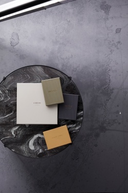 Logo trade liikelahjat mainoslahjat kuva: VINGA Bratzy pöytäpeli