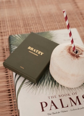 Logotrade liikelahjat kuva: VINGA Bratzy pöytäpeli