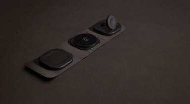 Logo trade mainoslahja ja liikelahja tuotekuva: Swiss Peak RCS rplastic 3-in-1 langaton 15W matkalaturi