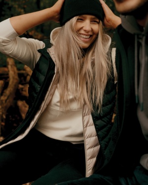 Logo trade mainoslahjat ja liikelahjat kuva: Iqoniq Meru naisten liivi kierrätetystä polyesteristä