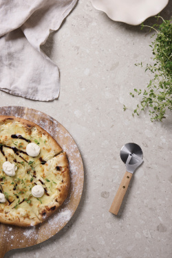 Logo trade mainoslahjat tuotekuva: VINGA Paso-pizzaleikkuri