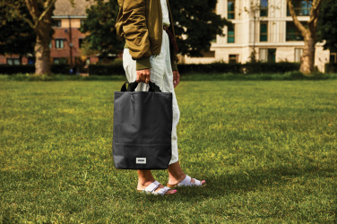 Logo trade mainoslahja ja liikelahja tuotekuva: Black+Blum 16 L eristetty kauppa-/retkilaukku