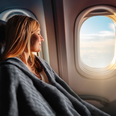 Logotrade verslo dovanos nuotrauka: Antklodė ir pagalvė 2 in 1 AMIATA Schwarzwolf