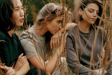 Логотрейд pекламные продукты картинка: Легкая футболка Iqoniq Sierra из переработанного хлопка