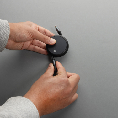 Логотрейд pекламные продукты картинка: Втягивающийся кабель Terra RCS 2-в-1 из переработанного алюминия мощностью 240 Вт