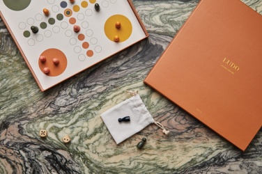 Logotrade profilreklam bild: VINGA Fia med knuff coffee table