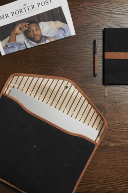 Logotrade reklamprodukter bild: "VINGA Bosler GRS återvunnen canvas 16"" laptopfodral"