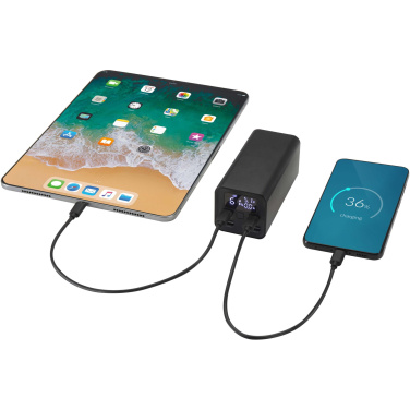 Logotrade kampanjprodukter bild: Acamar 20 000 mAh 70 W powerbank för bärbar dator av återvunnen aluminium